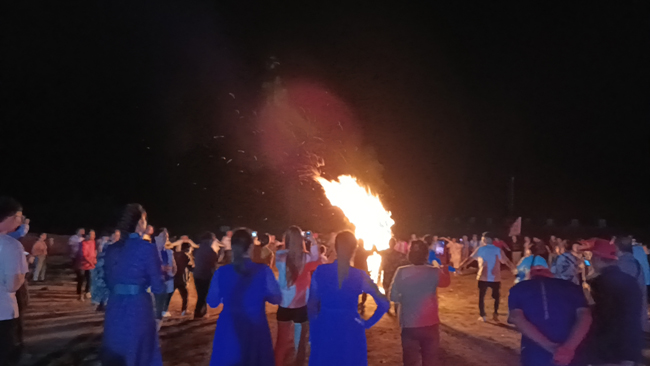 30，篝火晚会1.jpg